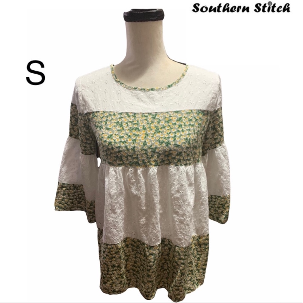 Southern Stitch Eyelet Daisy Springy Blouse Top Small Mixed Print